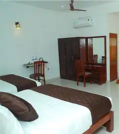 Poornachandran Lodge